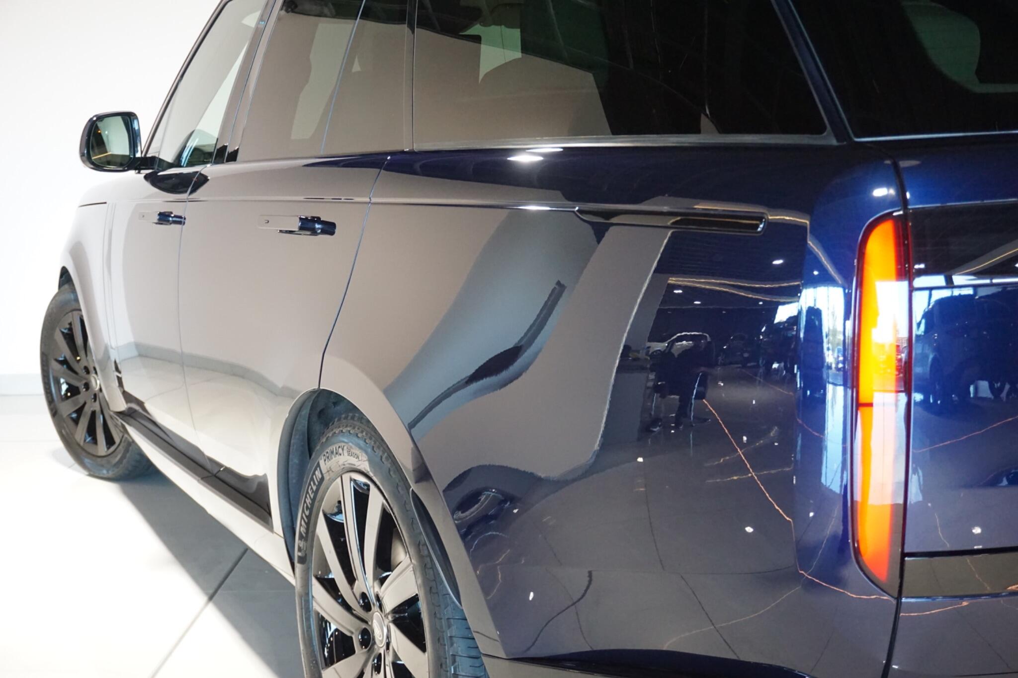 Land Rover Range Rover 3.0 D300 MHEV SE SUV 5dr Diesel Auto 4WD Euro 6 (s/s) (300 ps)